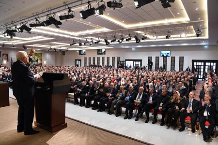 Membres du Fatah, retenez vos applaudissements, le corps politique palestinien est pourri jusqu’à la moëlle